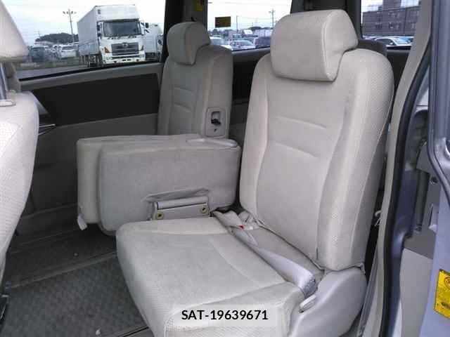 Toyota NOAH 2009 8683104-9
