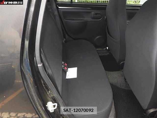 Daihatsu ESSE 2011 8700558-9