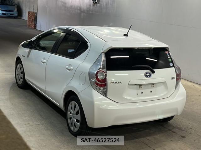 Toyota AQUA 2012 8944689-1