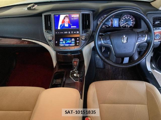 Toyota CROWN 2013 8937237-3