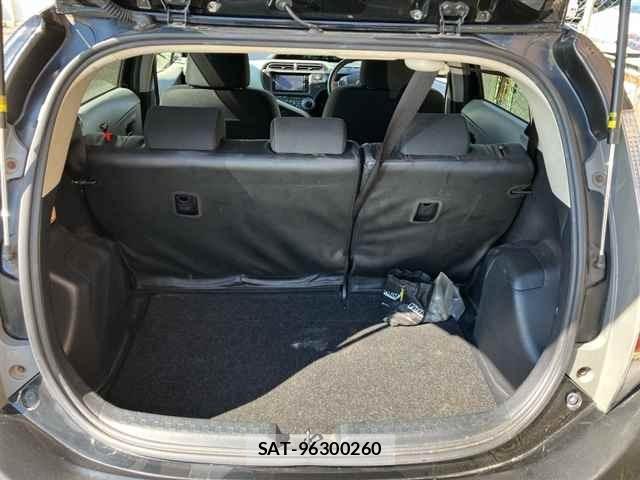 Toyota AQUA 2013 8705888-10