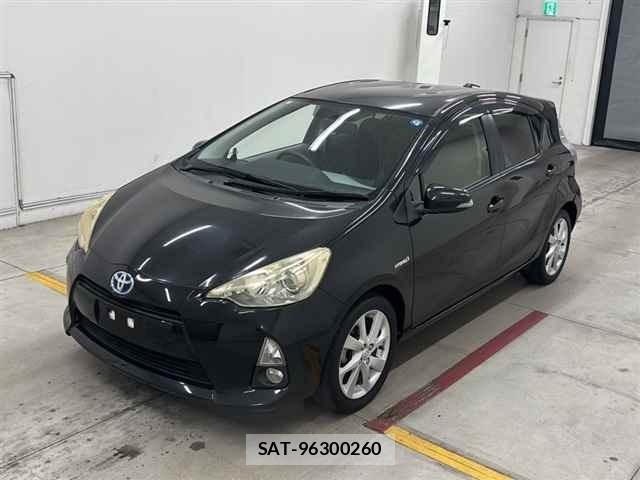 Toyota AQUA 2013 8705888-4