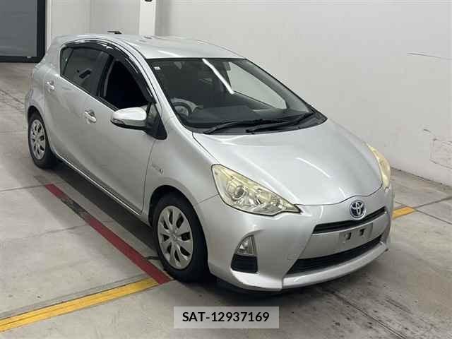 Toyota AQUA 2013 8705893-0