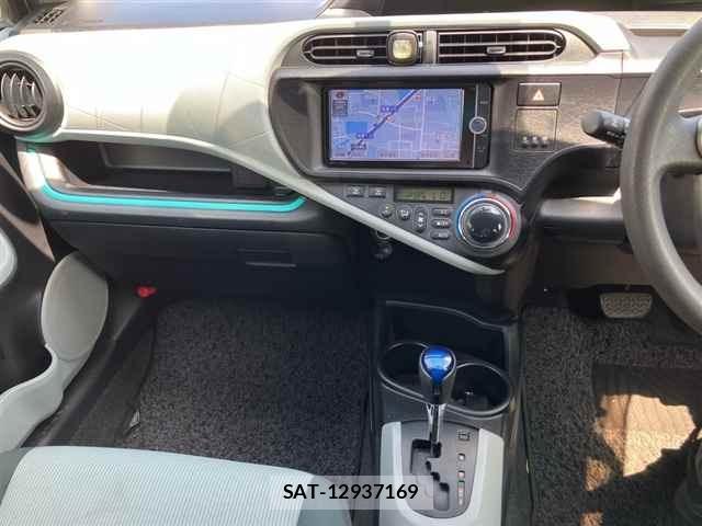 Toyota AQUA 2013 8705893-6