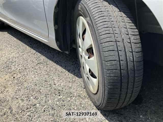 Toyota AQUA 2013 8705893-9