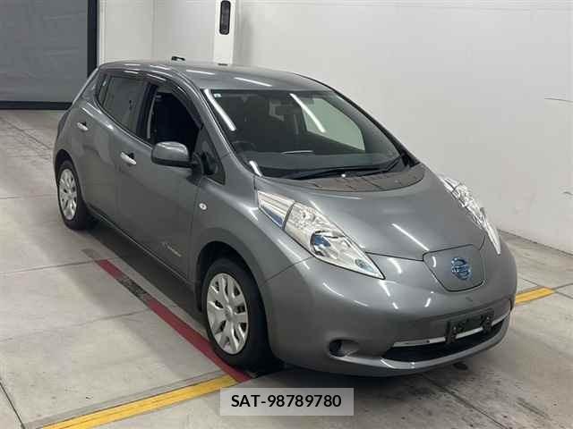 Nissan LEAF 2013 8748203-0