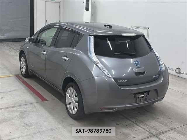 Nissan LEAF 2013 8748203-1