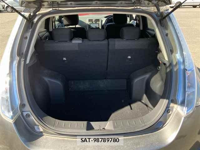Nissan LEAF 2013 8748203-10