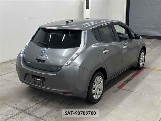 Nissan LEAF 2013 8748203-5