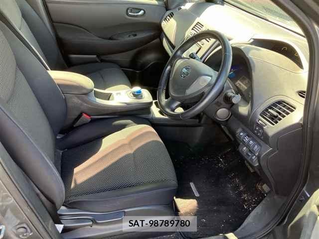 Nissan LEAF 2013 8748203-7