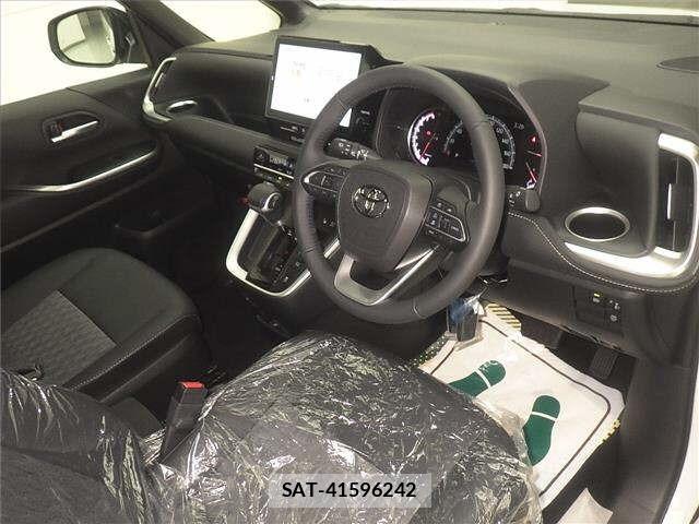 Toyota NOAH 2026 8722690-3