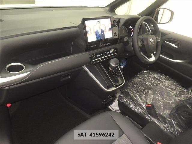 Toyota NOAH 2026 8722690-4
