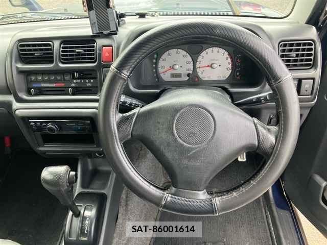 Suzuki JIMNY 2004 8933228-3