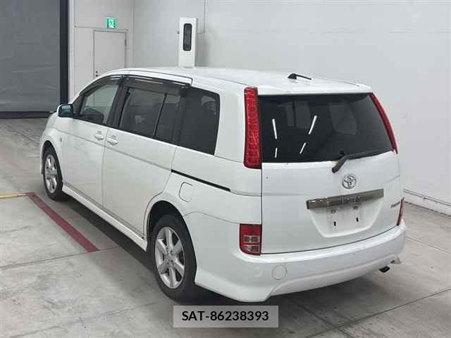 Toyota ISIS 2005 8707674-1
