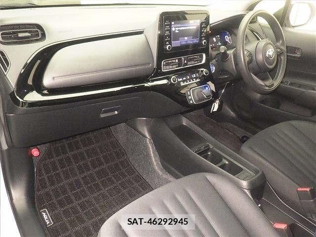 Toyota AQUA 2023 8949807-4