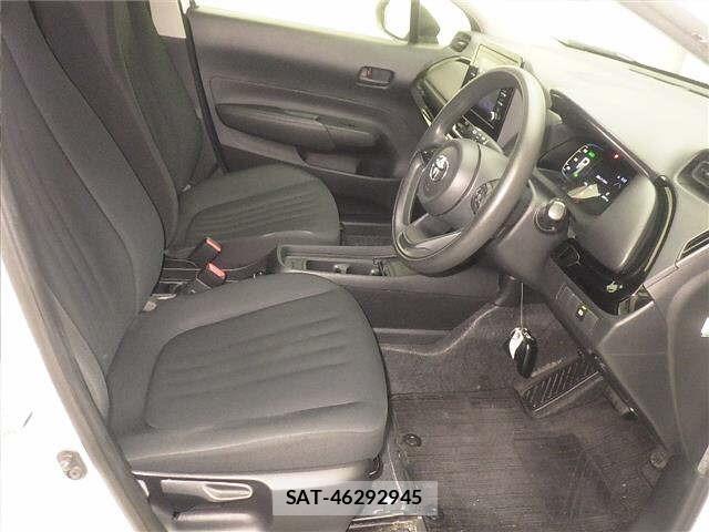 Toyota AQUA 2023 8949807-5