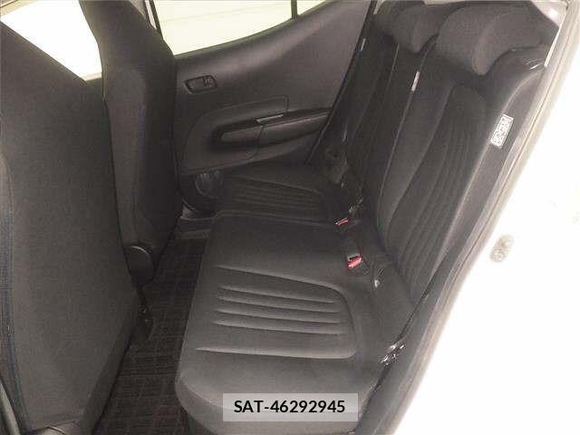 Toyota AQUA 2023 8949807-7