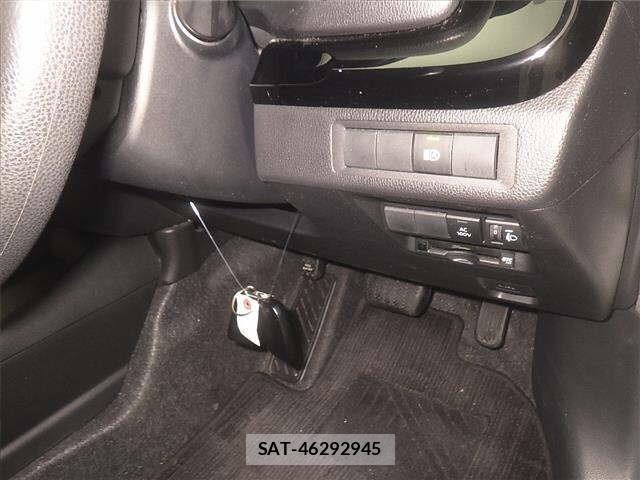 Toyota AQUA 2023 8949807-8