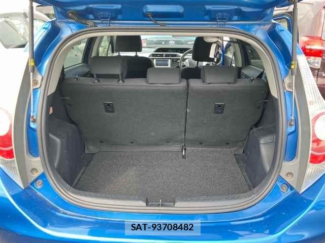 Toyota AQUA 2013 8722586-10