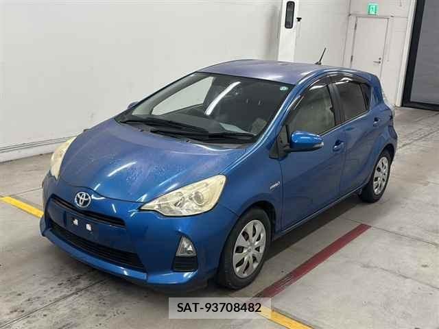Toyota AQUA 2013 8722586-4