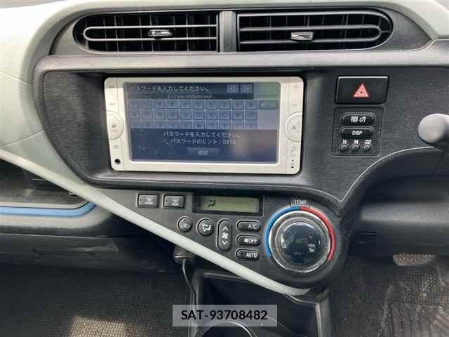 Toyota AQUA 2013 8722586-6