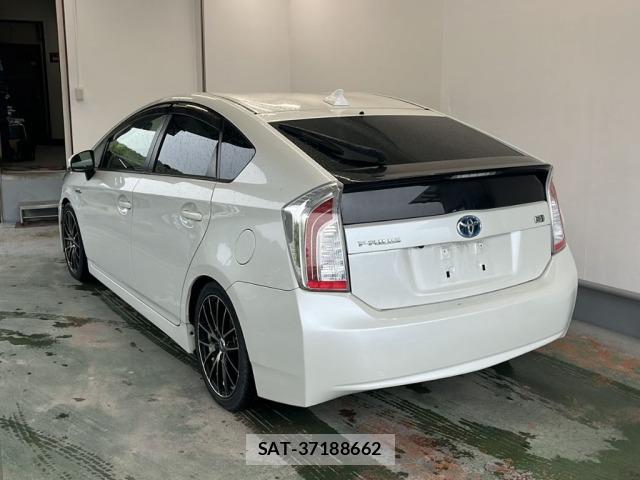Toyota PRIUS 2015 8911392-1