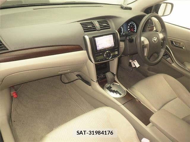 Toyota PREMIO 2011 8722441-4
