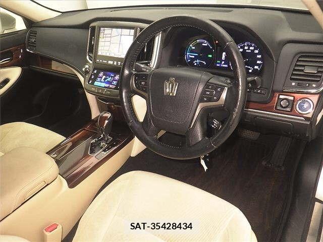 Toyota CROWN 2015 8680459-3
