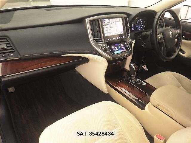 Toyota CROWN 2015 8680459-4