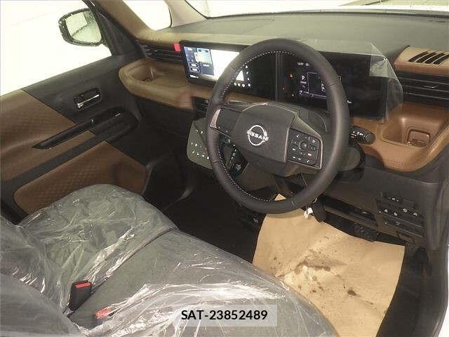 Nissan ROOX 2026 8724112-3