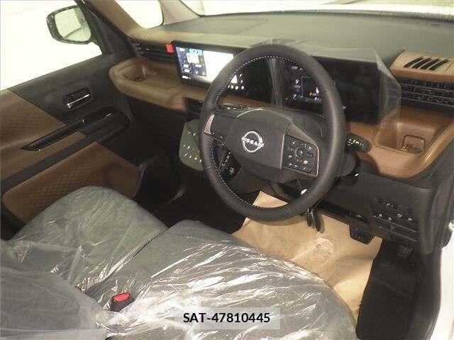 Nissan ROOX 2026 8724121-3