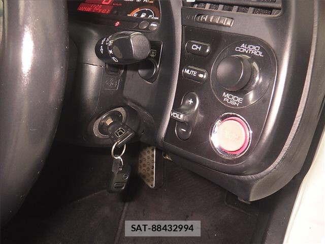 Honda S2000 2004 8748489-7