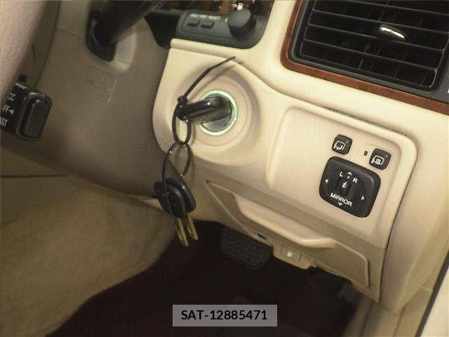 Toyota CROWN 2002 8680460-8