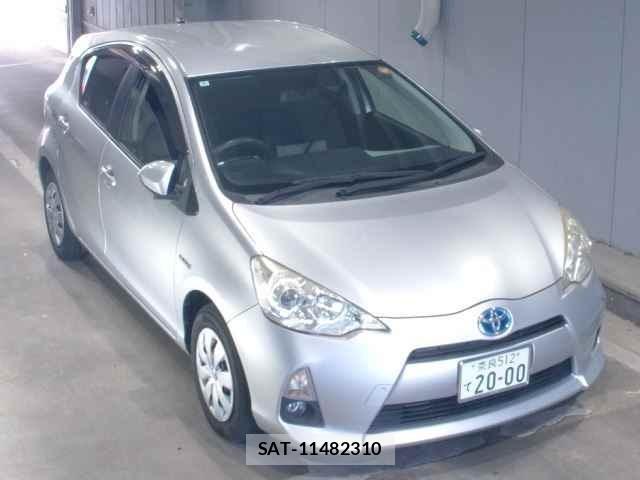 Toyota AQUA 2013 8949887-0