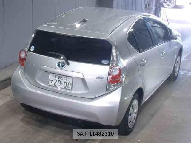 Toyota AQUA 2013 8949887-1