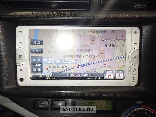 Toyota AQUA 2013 8949887-4