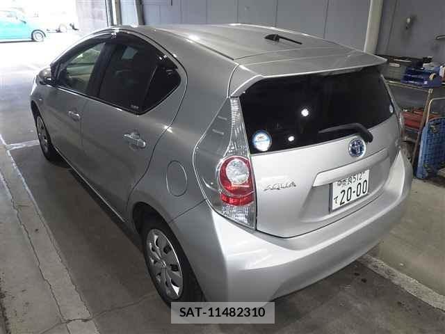 Toyota AQUA 2013 8949887-5