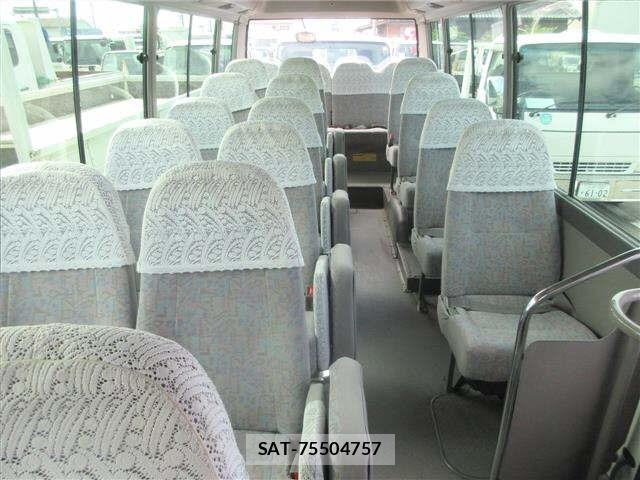 Toyota COASTER 2004 8819933-4