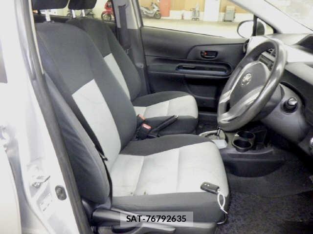 Toyota AQUA 2013 8862383-7