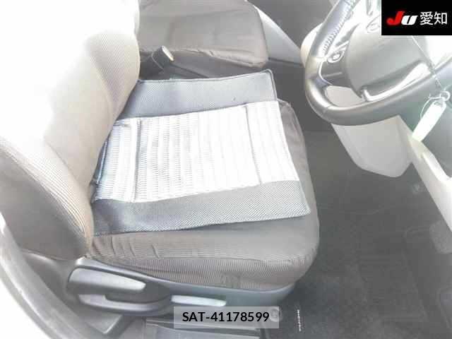 Toyota SIENTA 2016 8902847-6