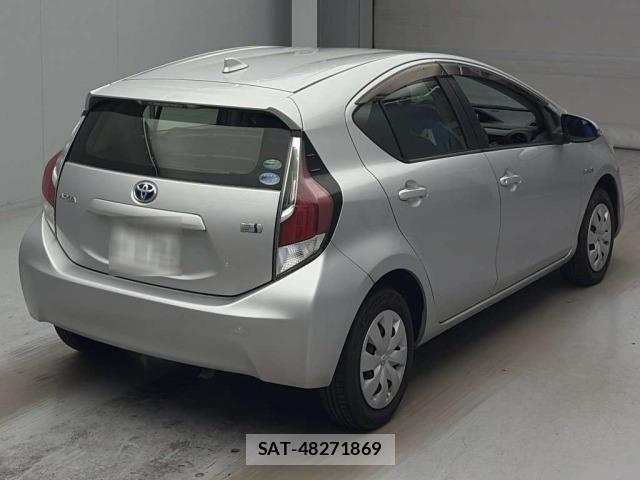 Toyota AQUA 2016 8862377-1