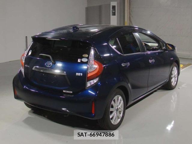 Toyota AQUA 2018 8682963-1
