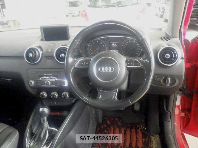 Audi A1 2011 8693268-3
