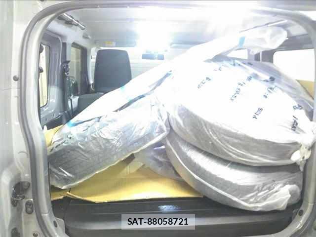 Suzuki JIMNY 2024 8748436-6