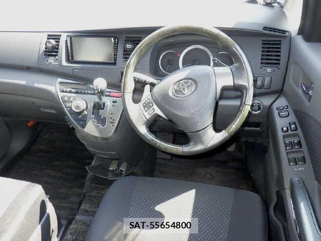 Toyota ISIS 2009 8707648-3