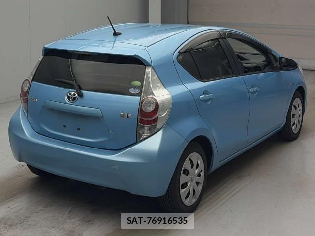 Toyota AQUA 2014 8682965-1