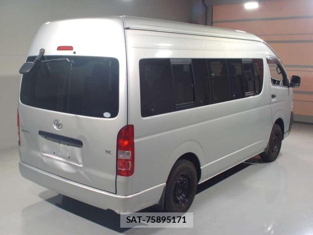 Toyota HIACE COMMUTER 2009 8673392-1