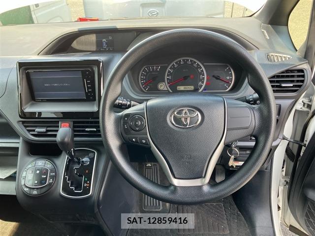 Toyota NOAH 2017 8765232-3