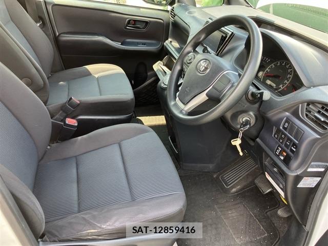 Toyota NOAH 2017 8765232-5