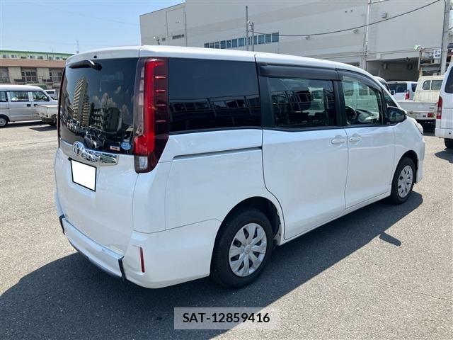 Toyota NOAH 2017 8765232-9